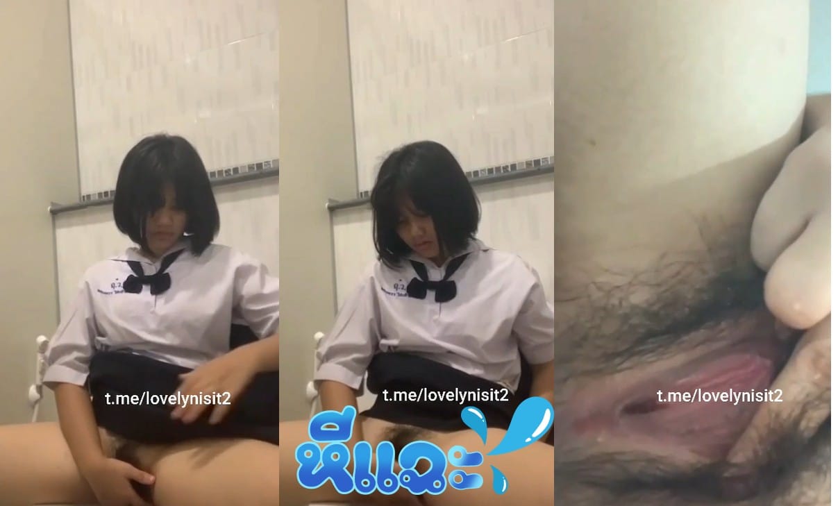 คลิปหลุดนักเรียน นักเรียนเงี่ยนหีร่านควย ทนไม่ใหวขอครูมาเข้าห้องน้ำแล้วจัดการเบ็ดหีตัวเองที่ห้องน้ำสะเลย